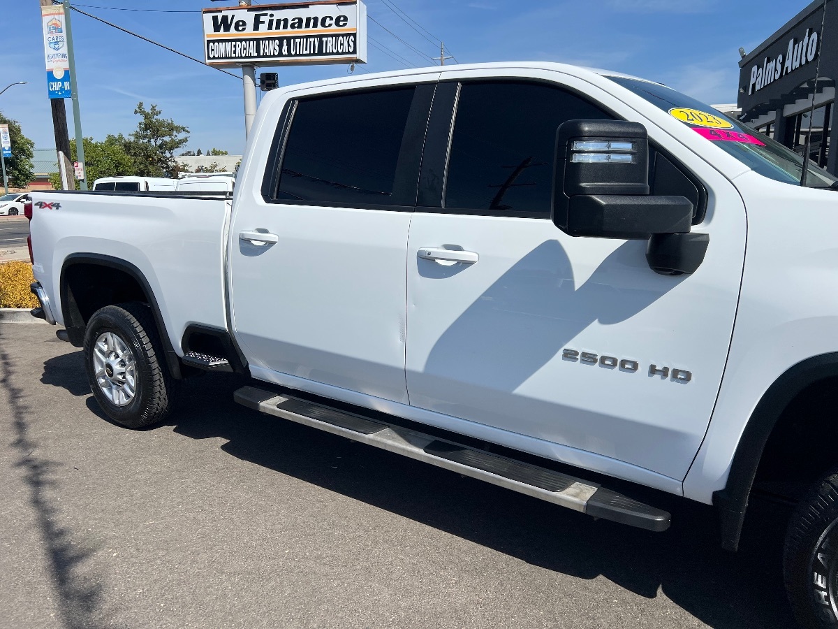 2023 Chevrolet Silverado 2500HD LT photo 9
