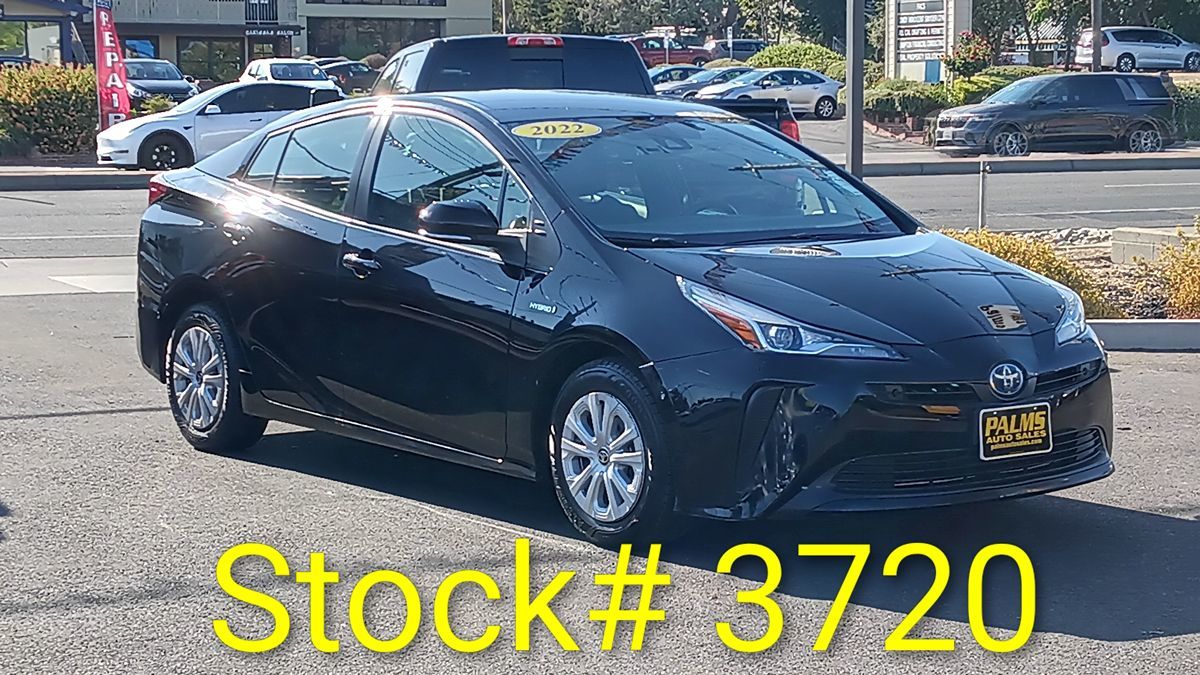 2022 Toyota Prius LE photo 25