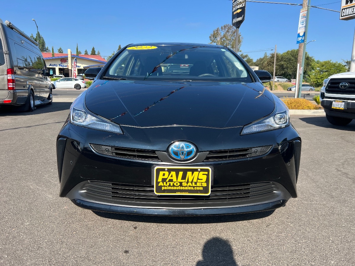 2022 Toyota Prius LE photo 2