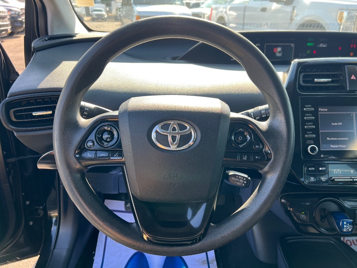 2022 Toyota Prius LE photo 12