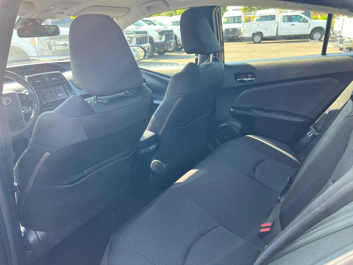 2022 Toyota Prius LE photo 21