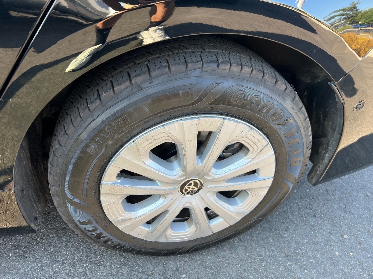 2022 Toyota Prius LE photo 22