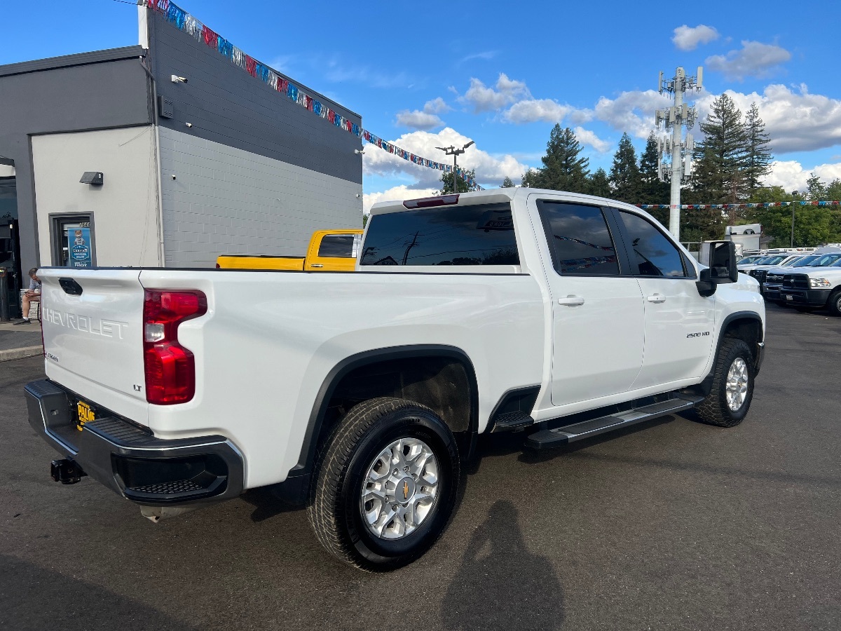 2024 Chevrolet Silverado 2500HD LT photo 9