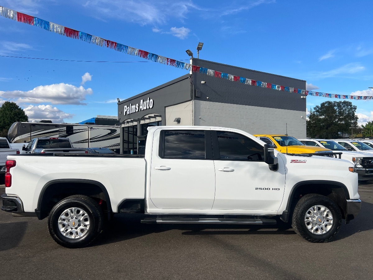 2024 Chevrolet Silverado 2500HD LT photo 10