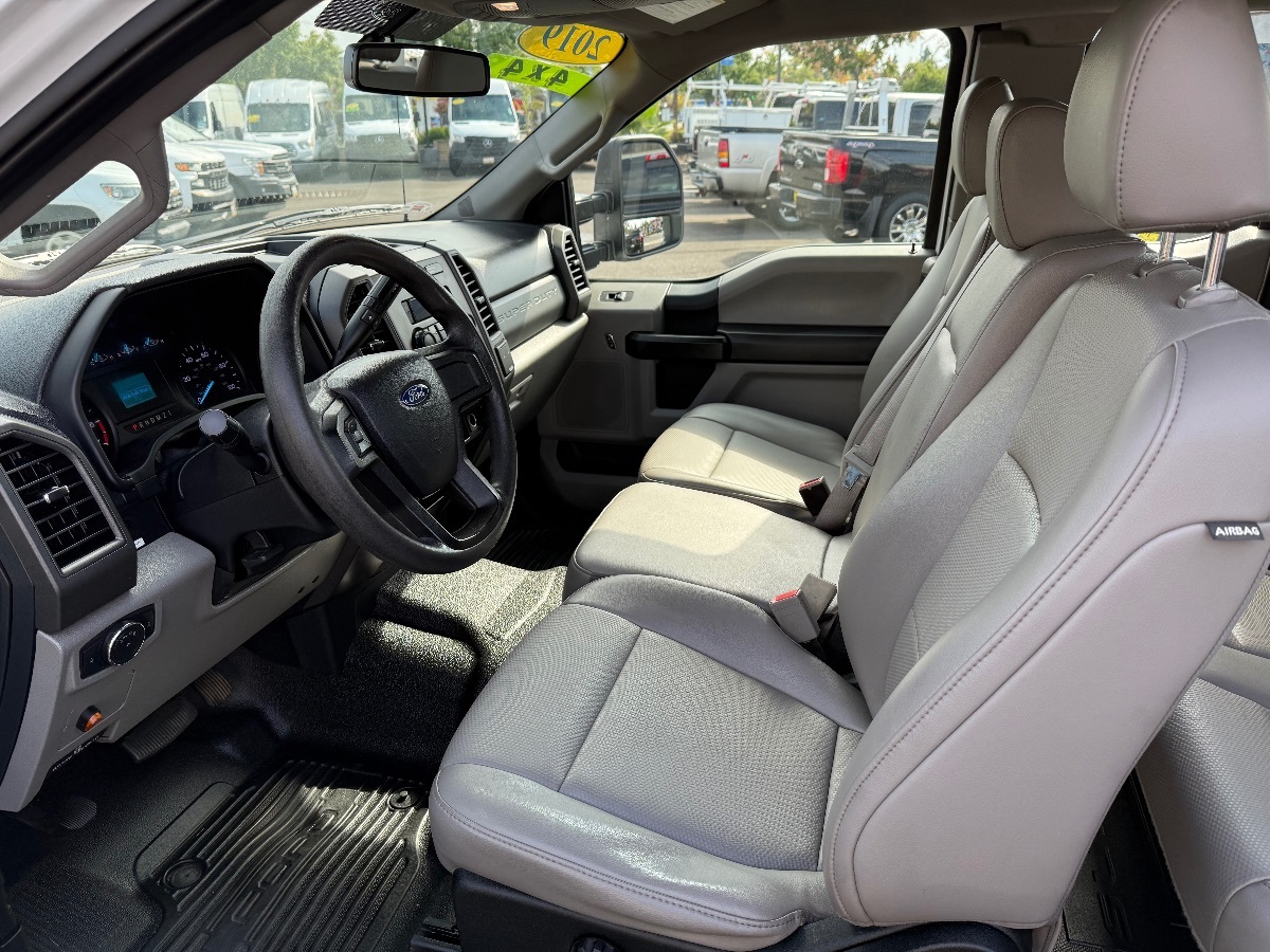 2019 Ford F-350 XL photo 17