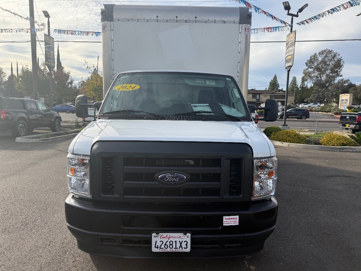 2024 Ford E-450 photo 2