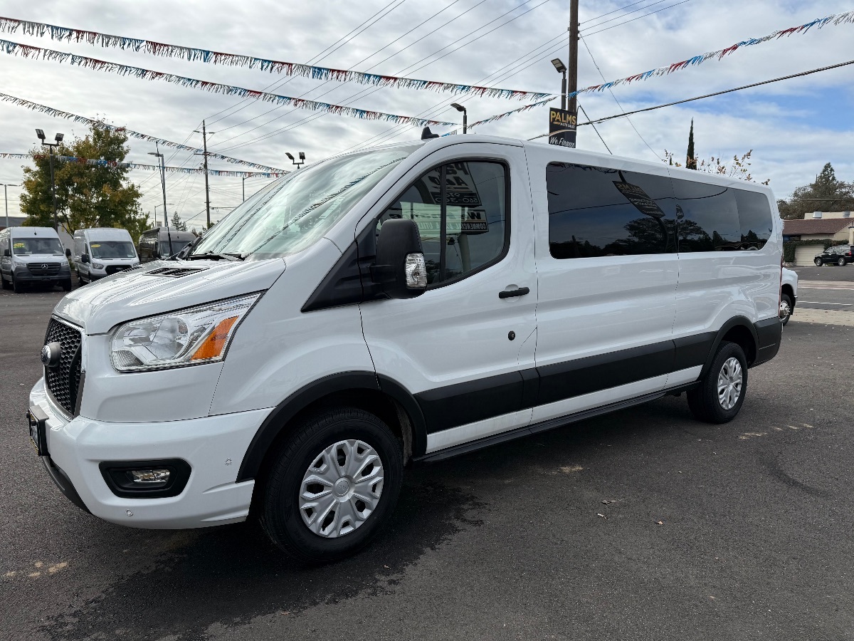 2022 Ford Transit Passenger XLT photo 4