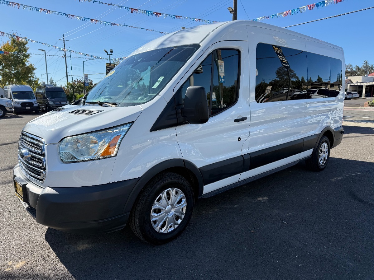 2015 Ford Transit XLT photo 2