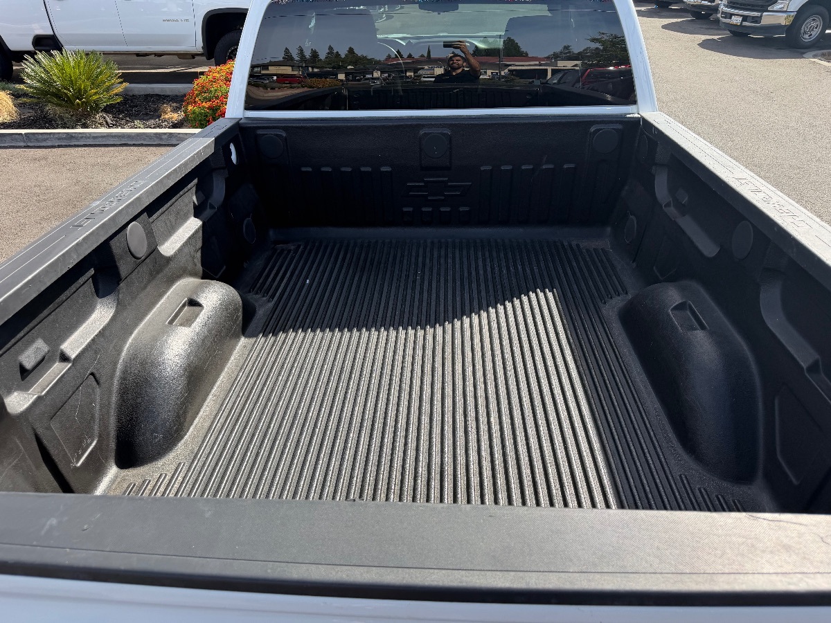 Chevrolet Silverado photo 9