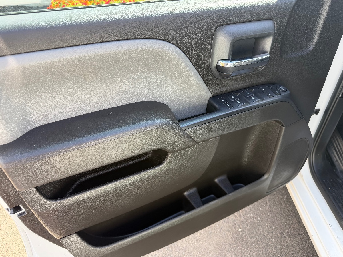 Chevrolet Silverado photo 11