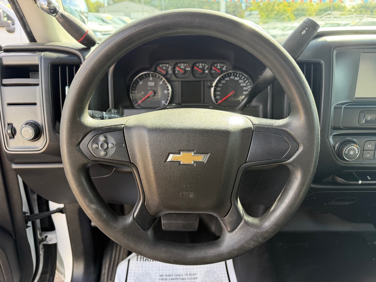Chevrolet Silverado photo 14