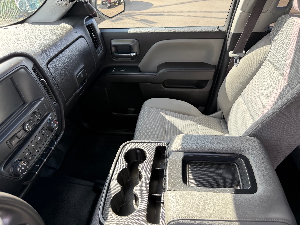 Chevrolet Silverado photo 18