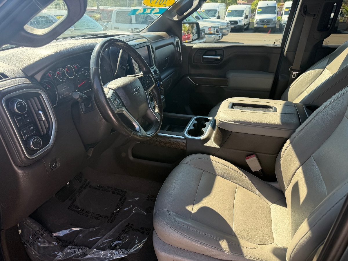 Chevrolet Silverado photo 16