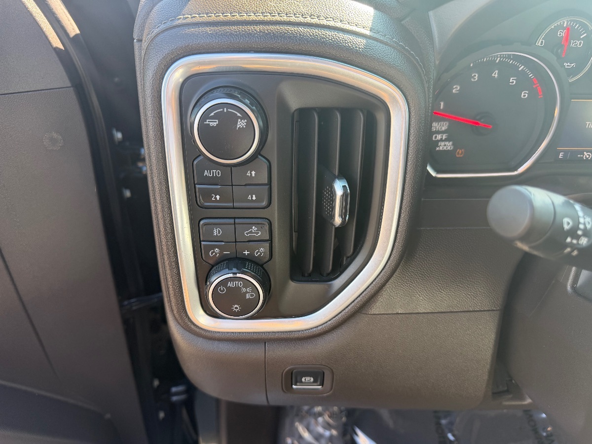 Chevrolet Silverado photo 17