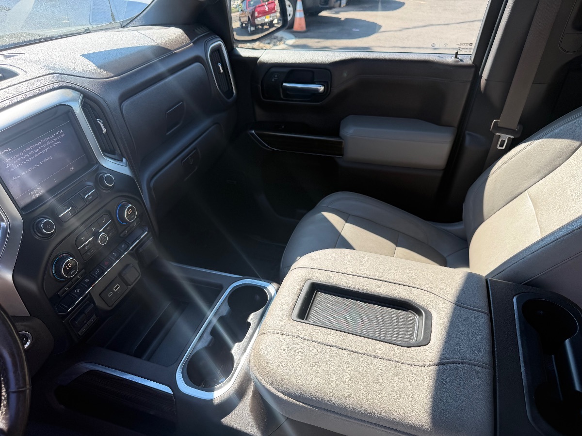 Chevrolet Silverado photo 21
