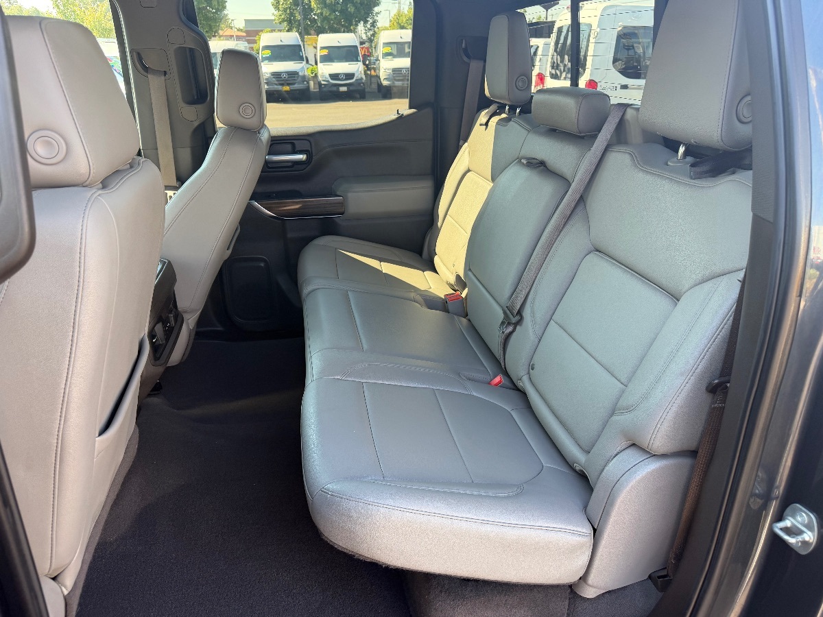 Chevrolet Silverado photo 23