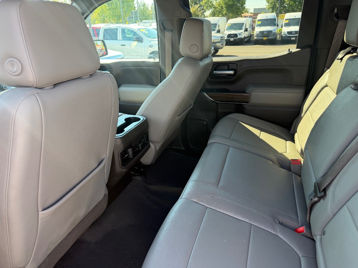 Chevrolet Silverado photo 24