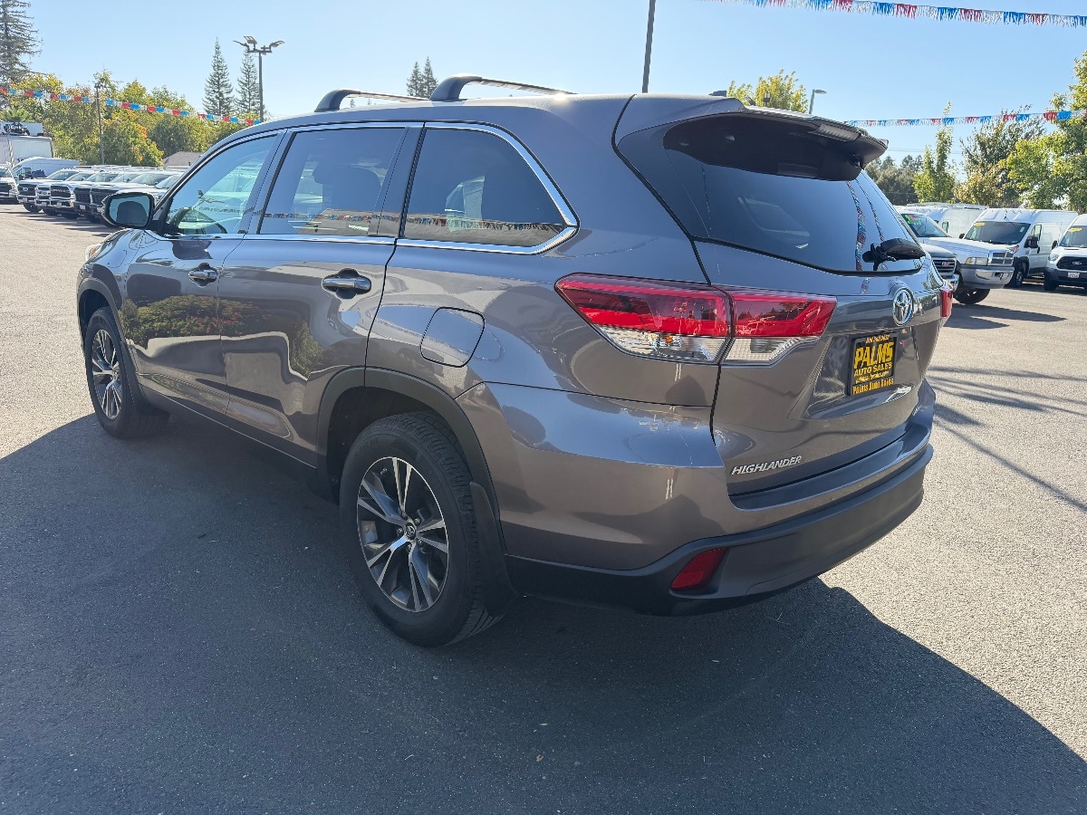 Toyota Highlander photo 5