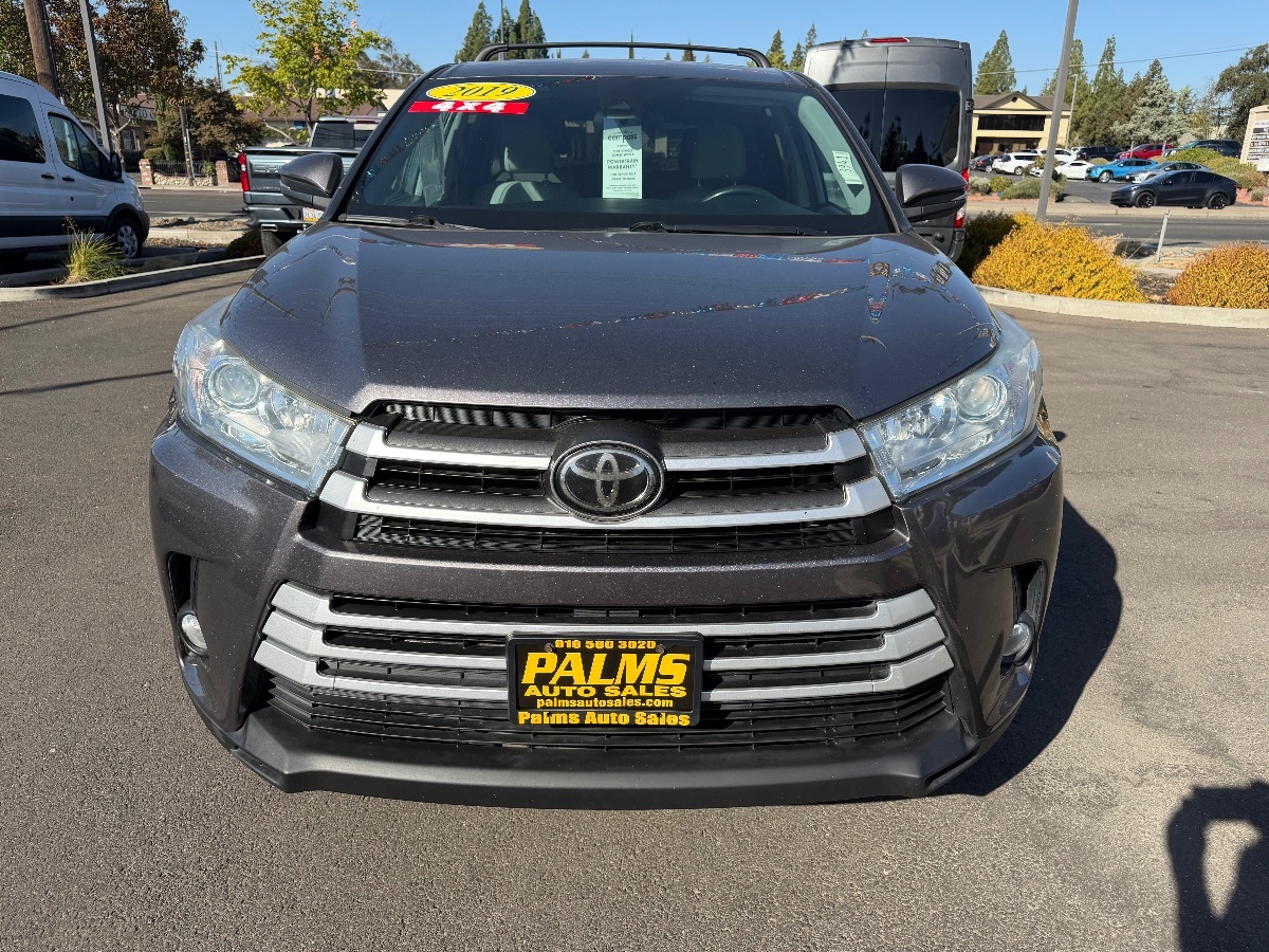 Toyota Highlander photo 2