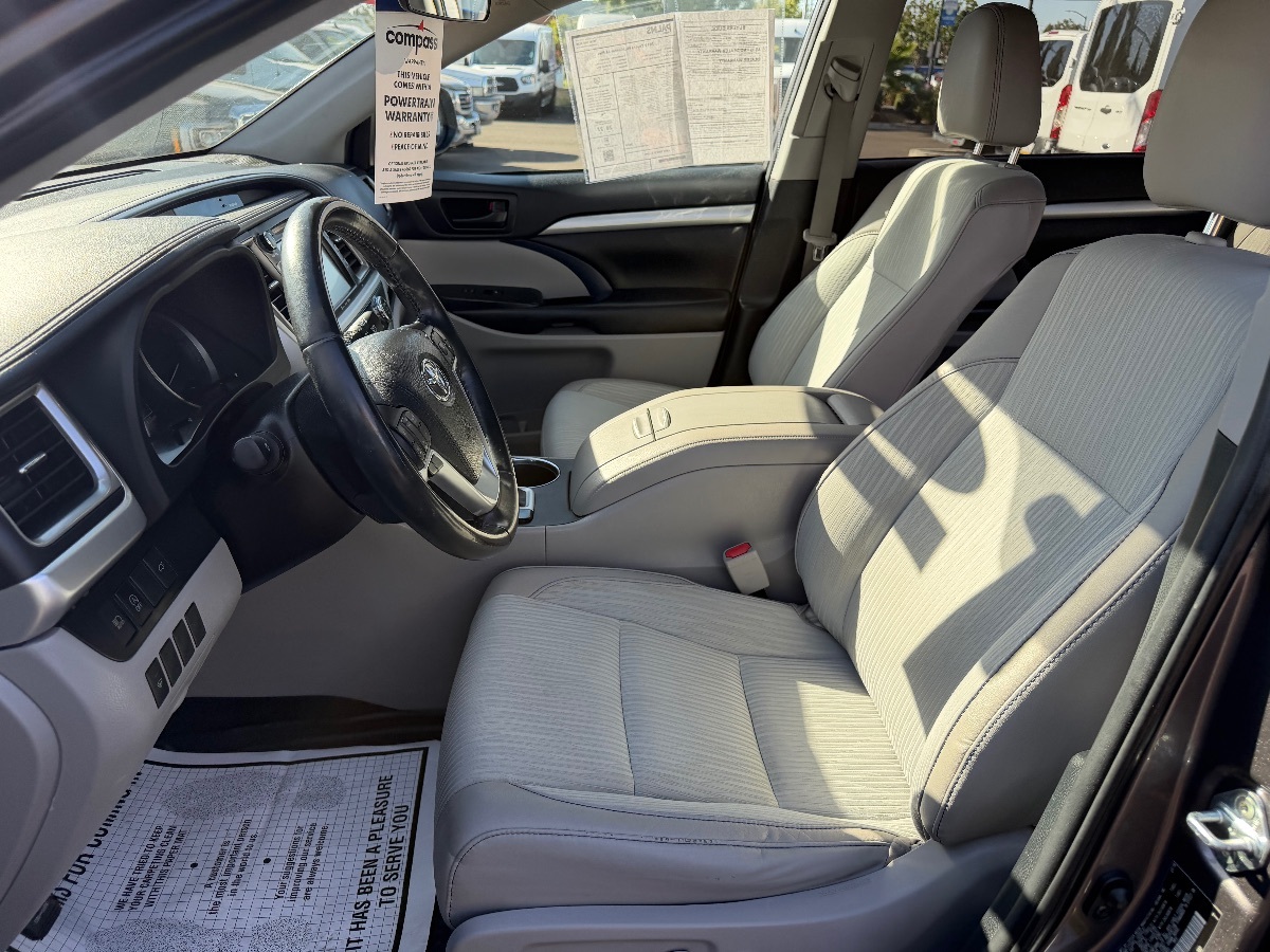 Toyota Highlander photo 13