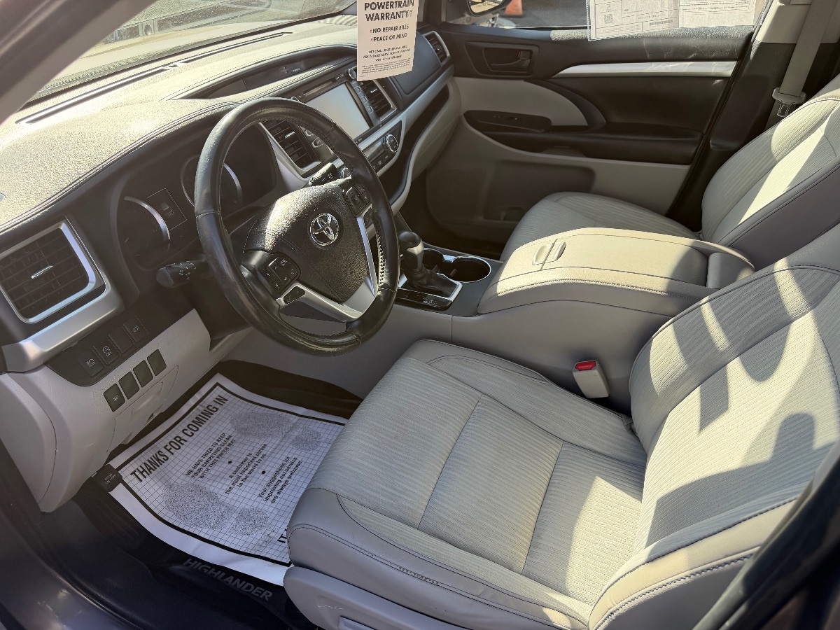 Toyota Highlander photo 14