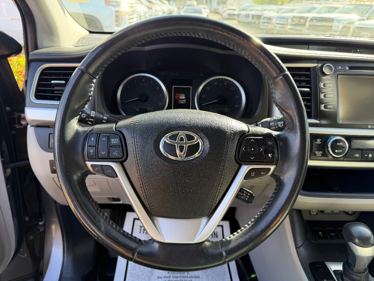 Toyota Highlander photo 15