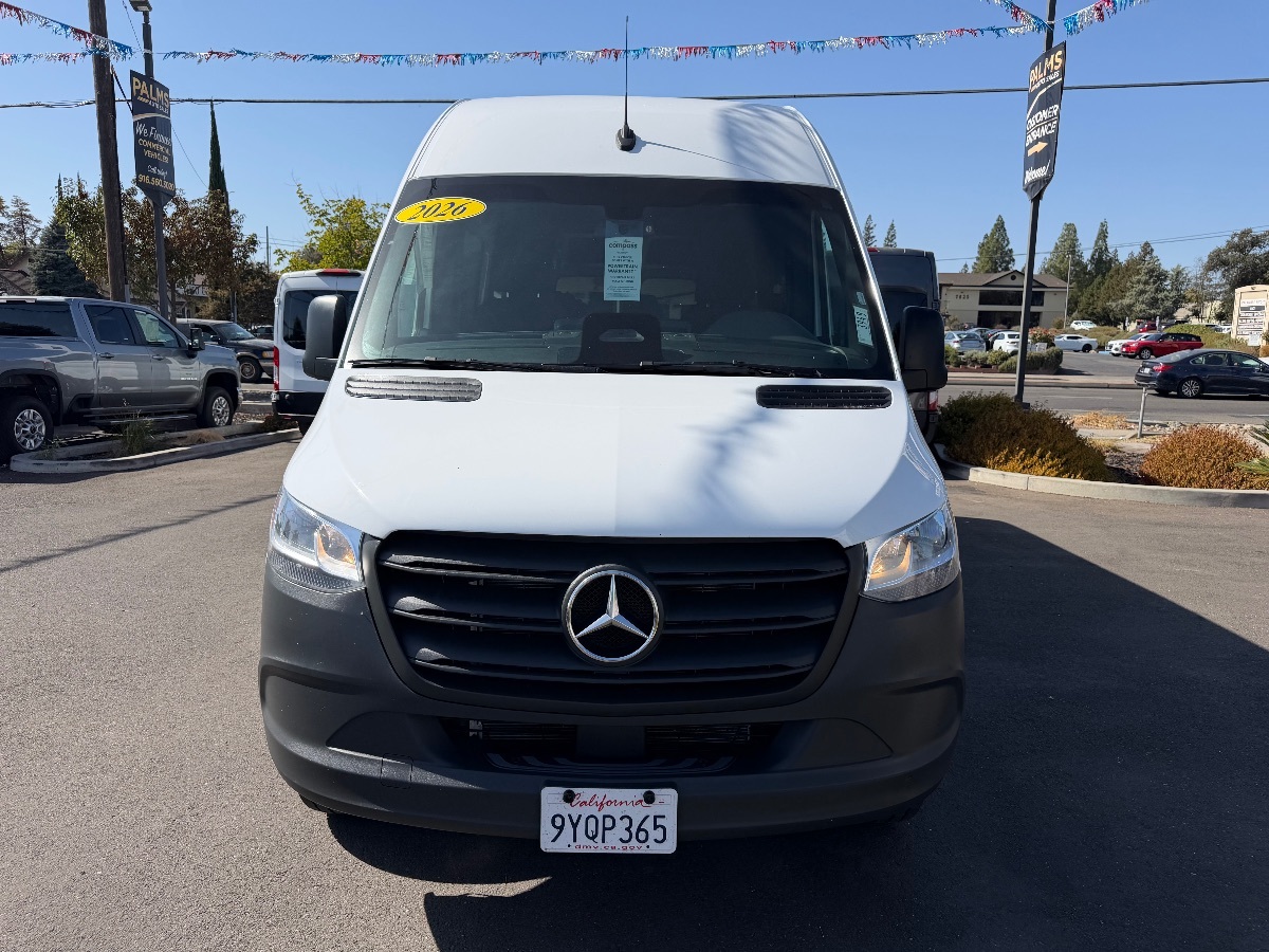 Mercedes-Benz Sprinter photo 2
