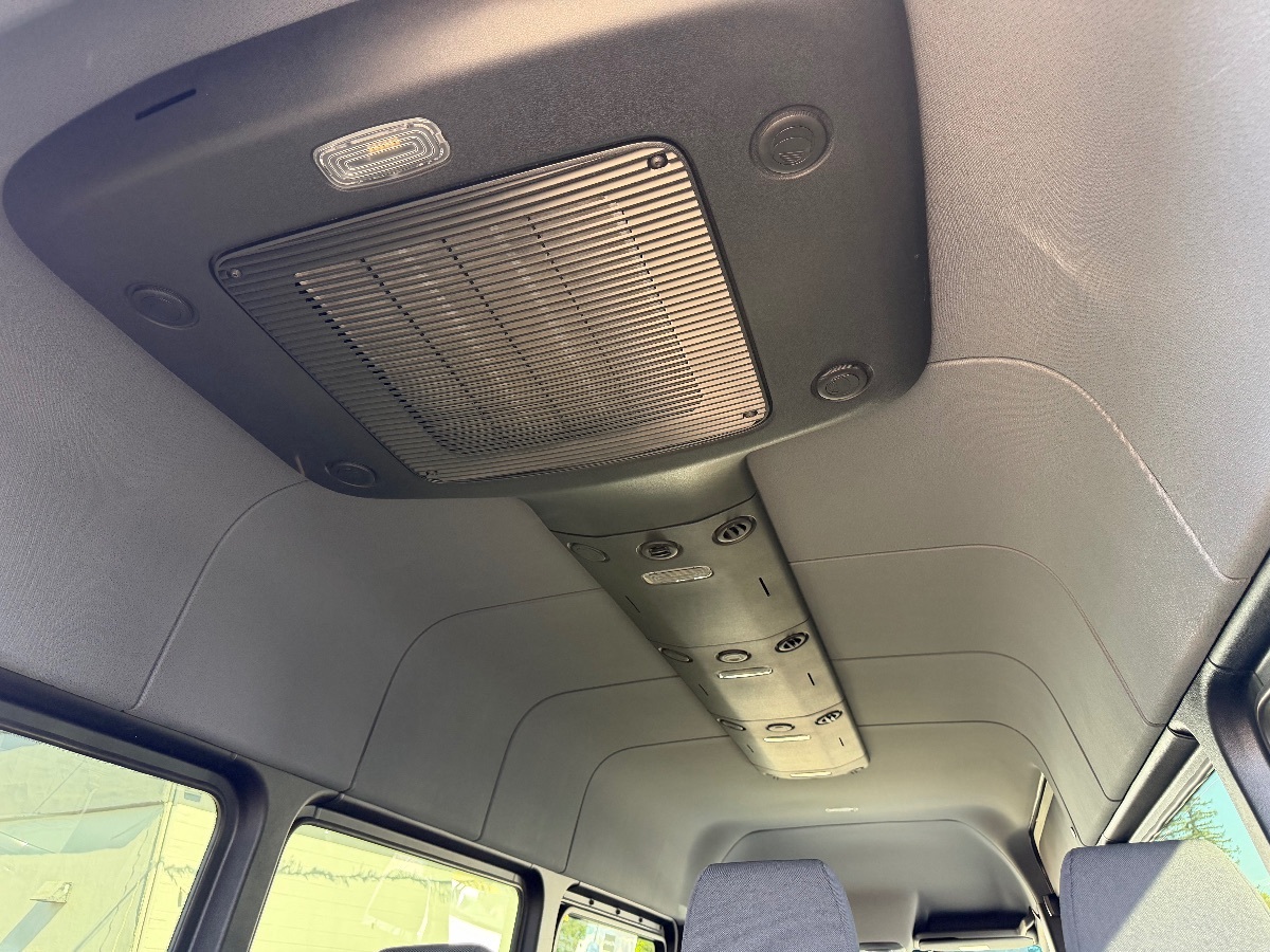 Mercedes-Benz Sprinter photo 15