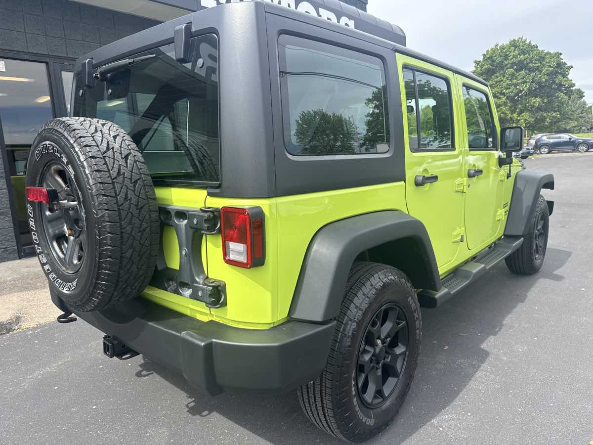 2017 Jeep Wrangler Unlimited Sport photo 3