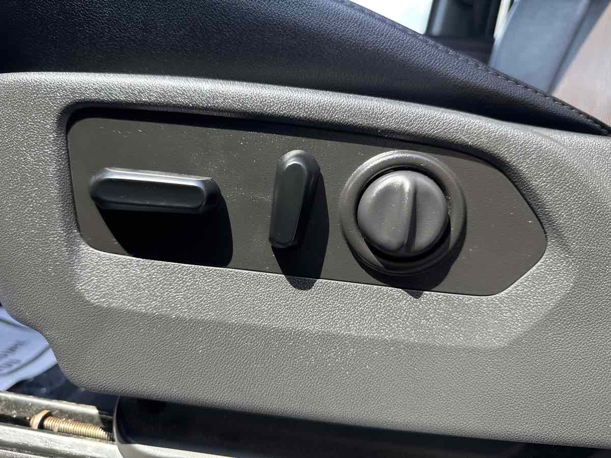 2019 Chevrolet Silverado 1500 LTZ photo 22