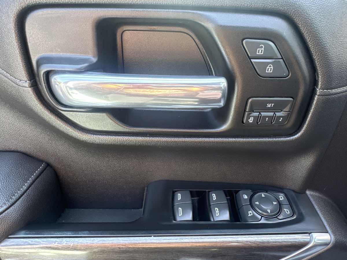 2019 Chevrolet Silverado 1500 LTZ photo 19