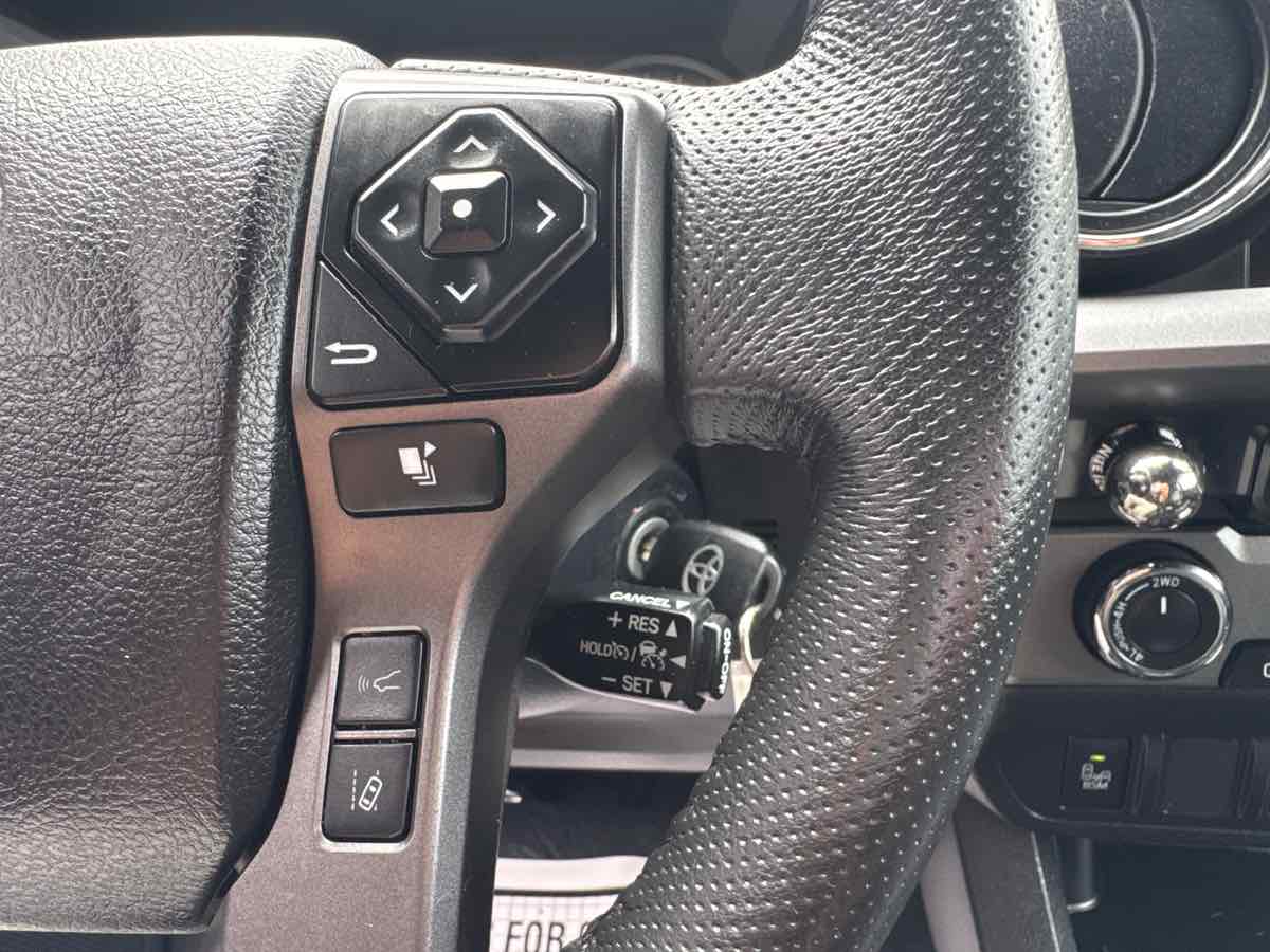 2022 Toyota Tacoma 4x4 TRD Off-Road SR Double Cab V6 photo 19