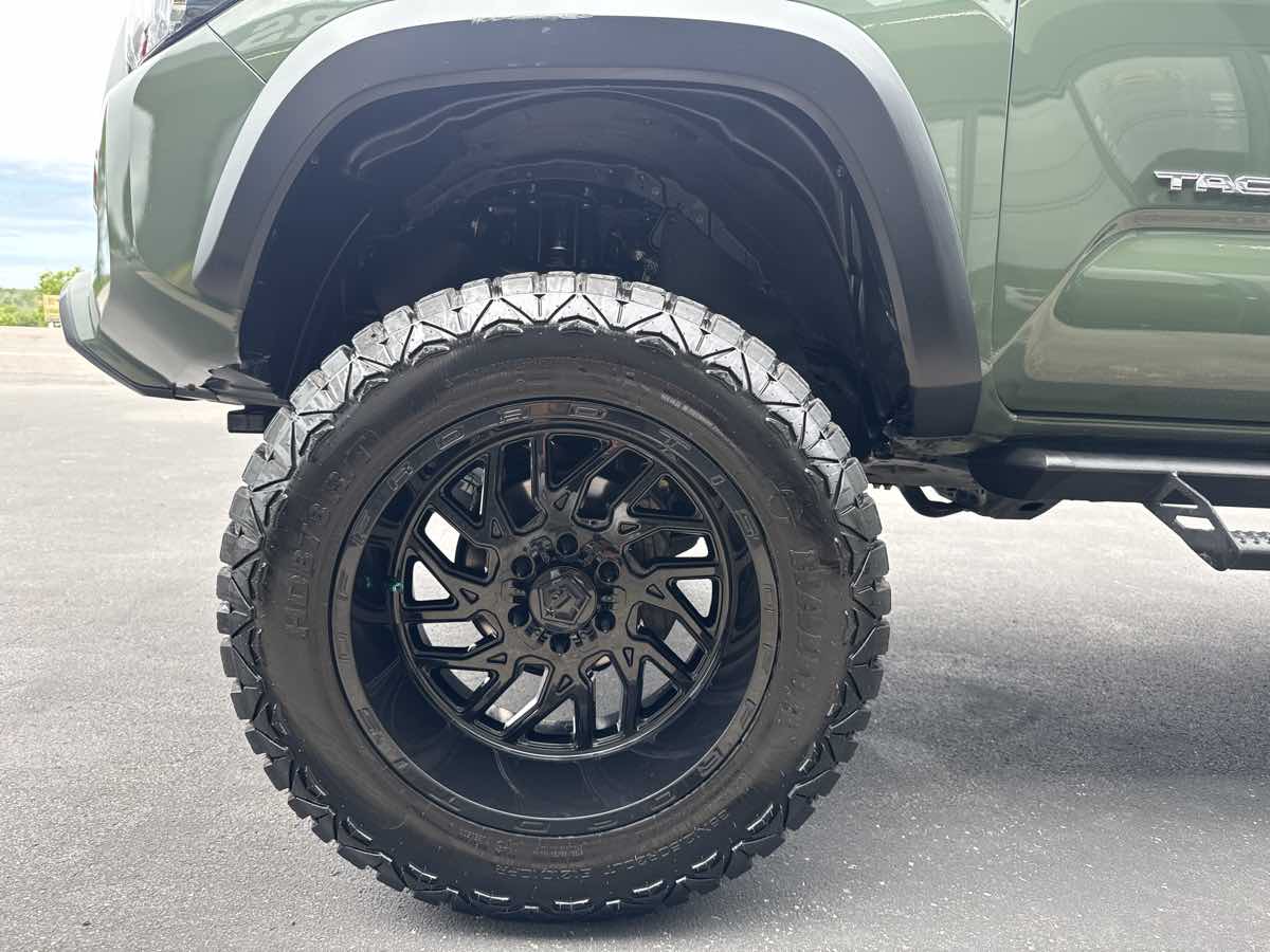 2022 Toyota Tacoma 4x4 TRD Off-Road SR Double Cab V6 photo 25