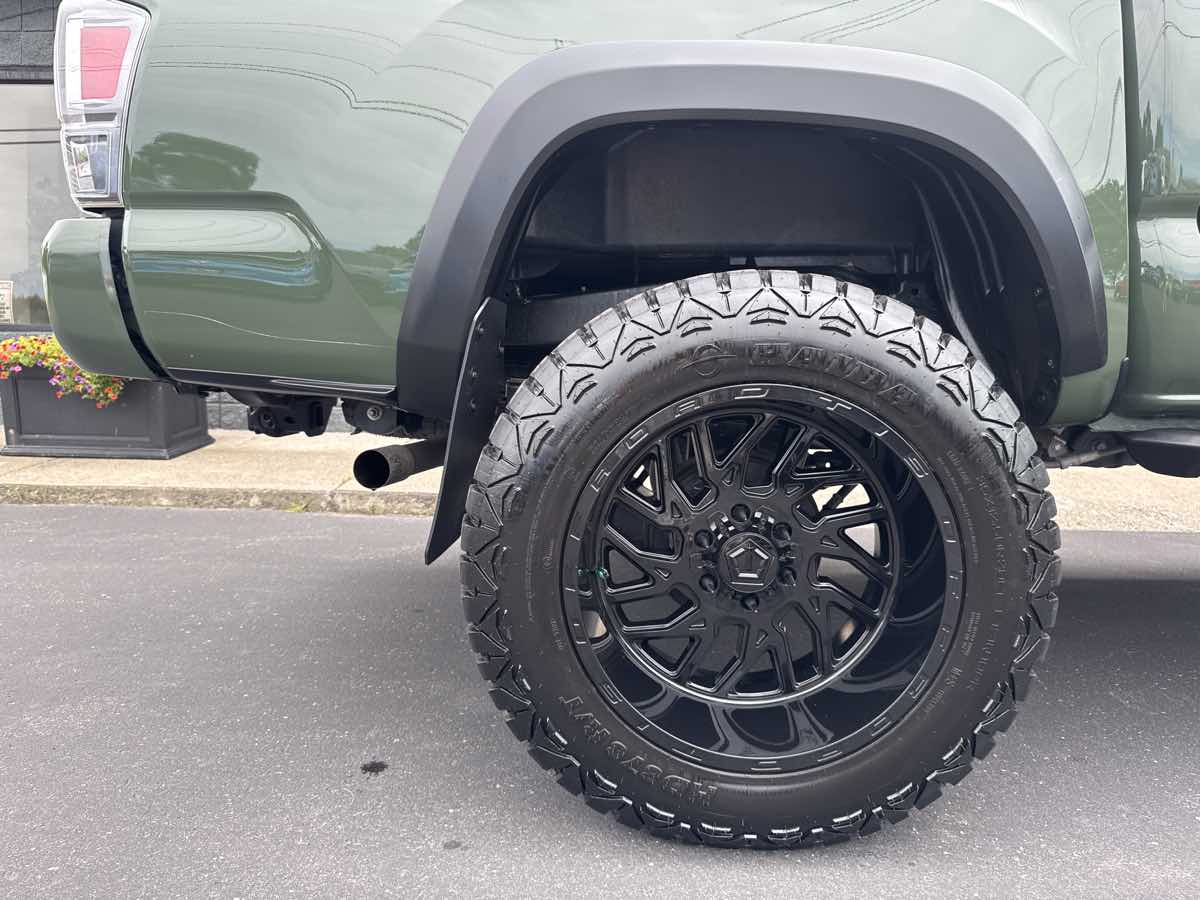 2022 Toyota Tacoma 4x4 TRD Off-Road SR Double Cab V6 photo 27