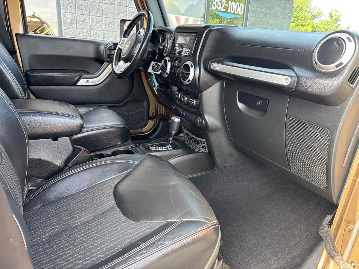 2015 Jeep Wrangler Freedom photo 11