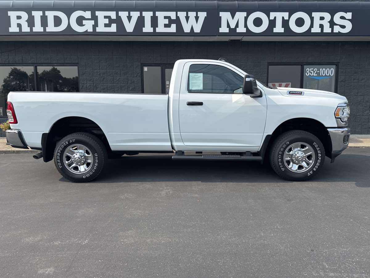 2024 Ram 2500 Tradesman photo 2