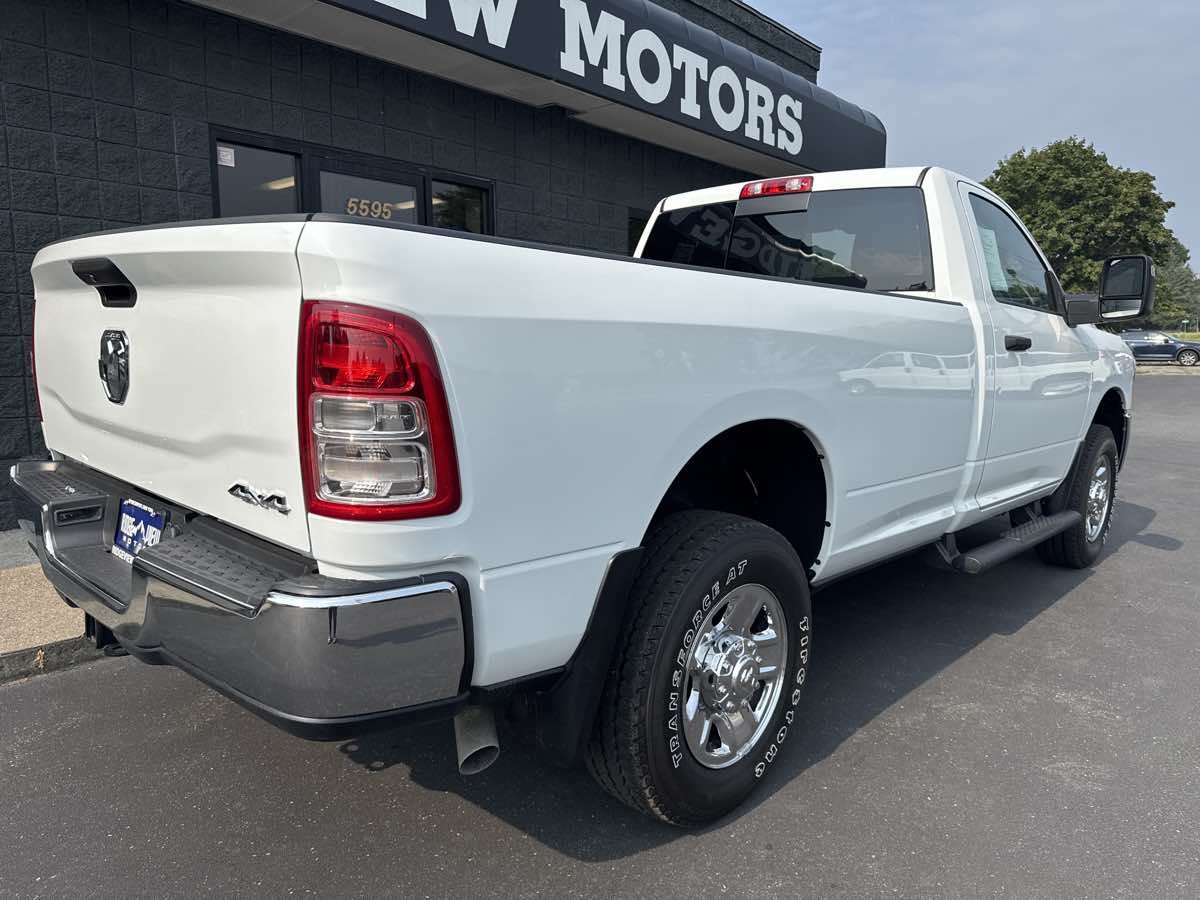 2024 Ram 2500 Tradesman photo 3