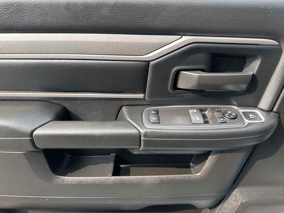 2024 Ram 2500 Tradesman photo 18