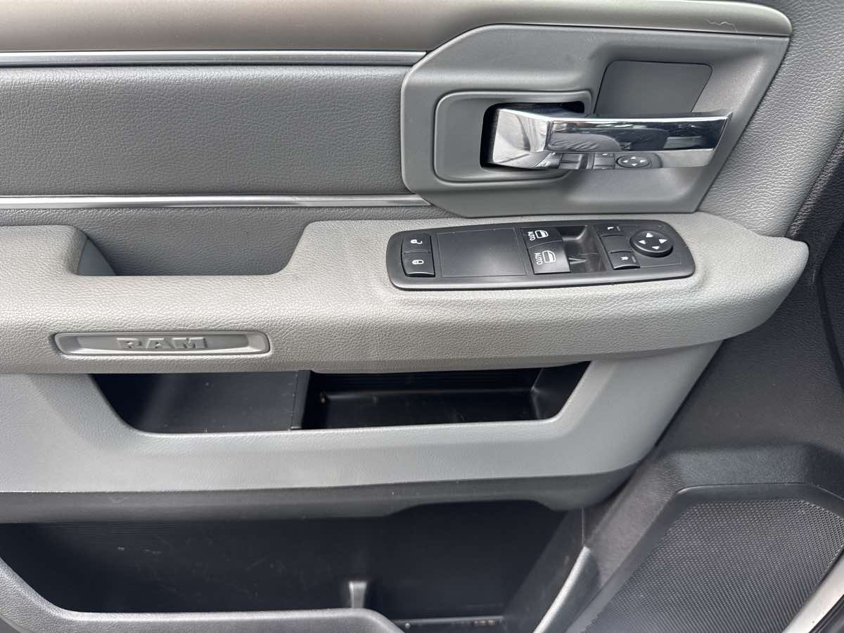 2018 Ram 3500 Tradesman photo 16
