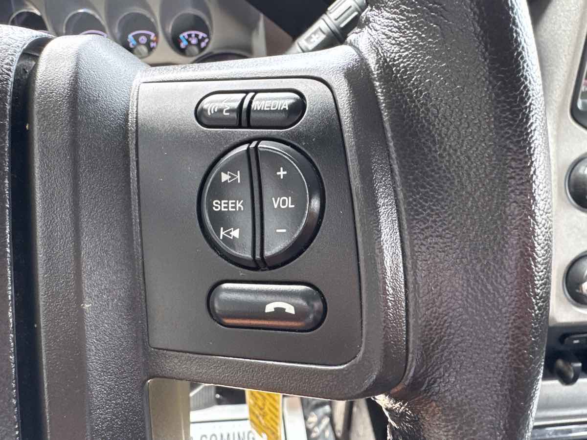 2015 Ford F-350 Lariat photo 18