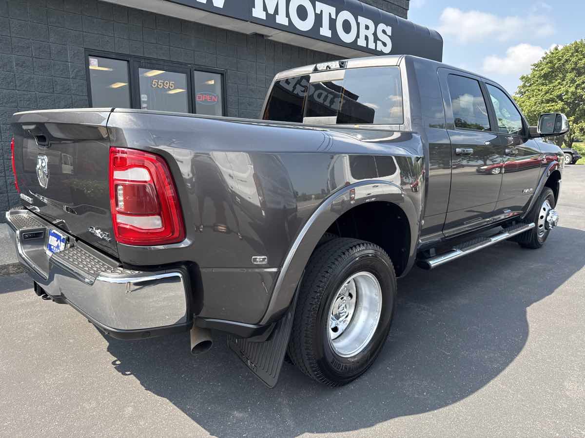 2021 Ram 3500 Laramie photo 3