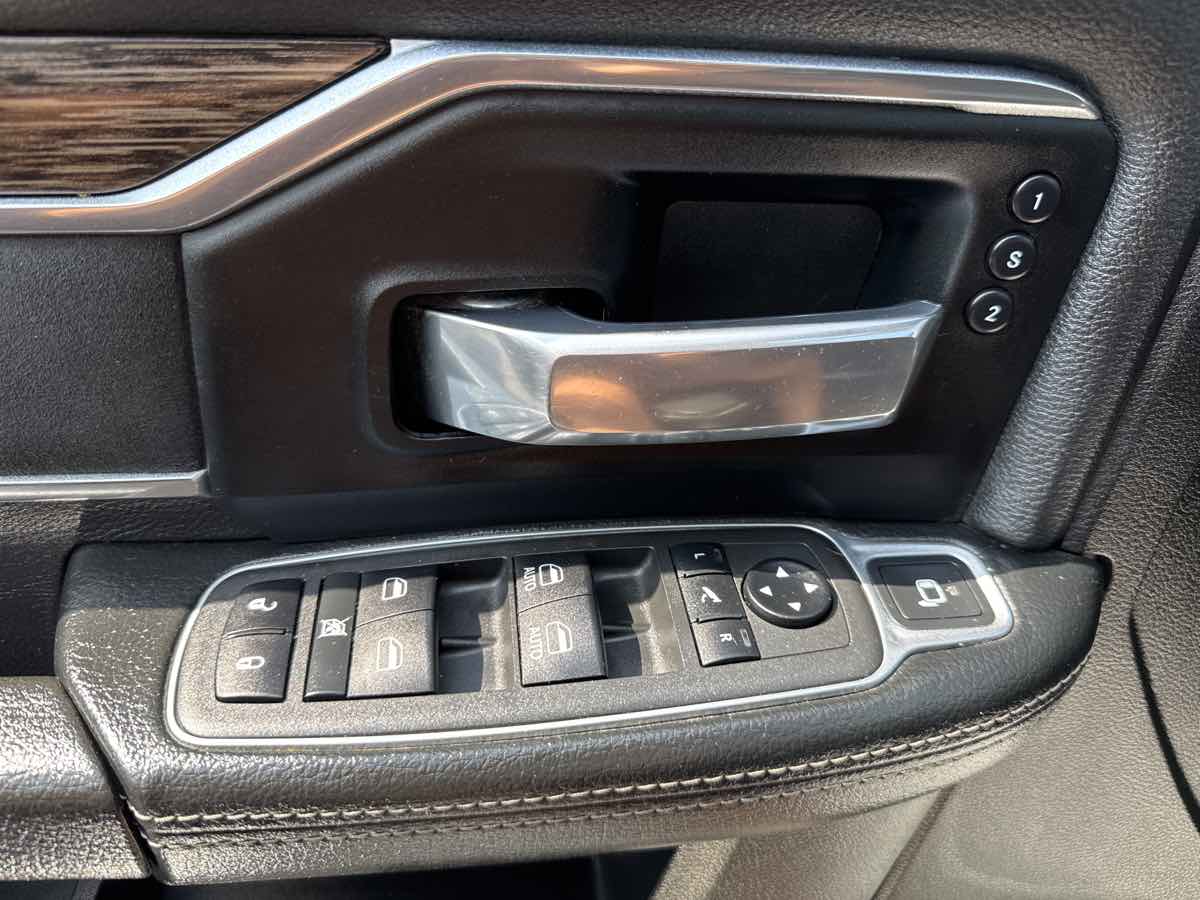 2021 Ram 3500 Laramie photo 19
