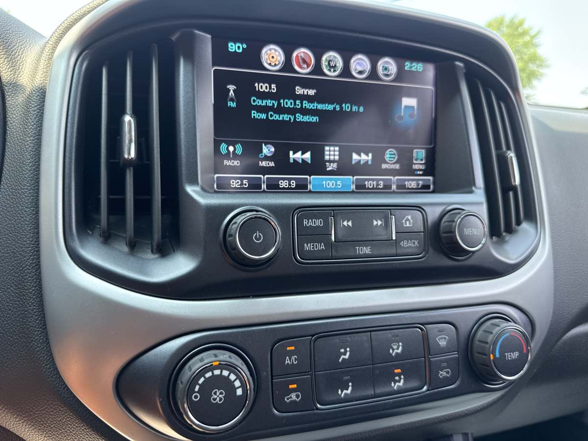 2018 Chevrolet Colorado LT photo 14