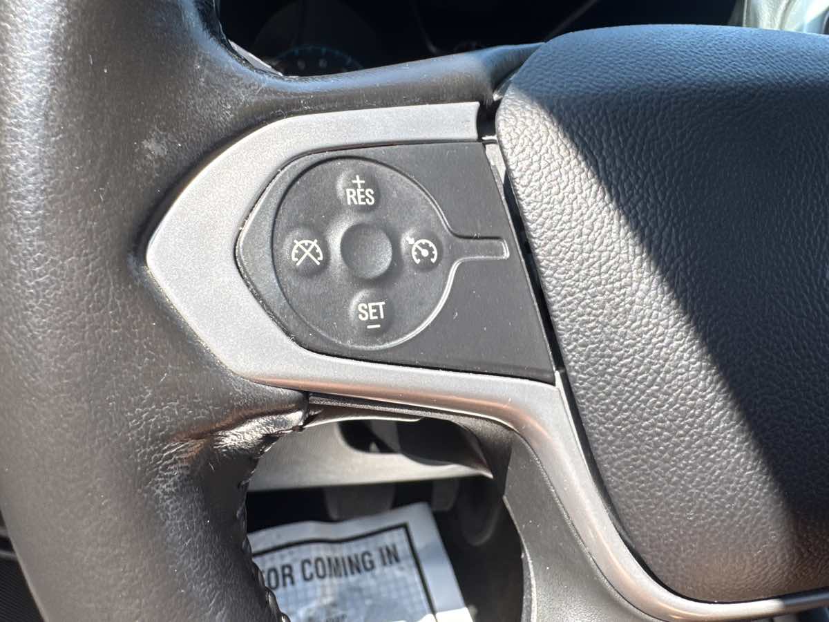 2018 Chevrolet Colorado LT photo 16