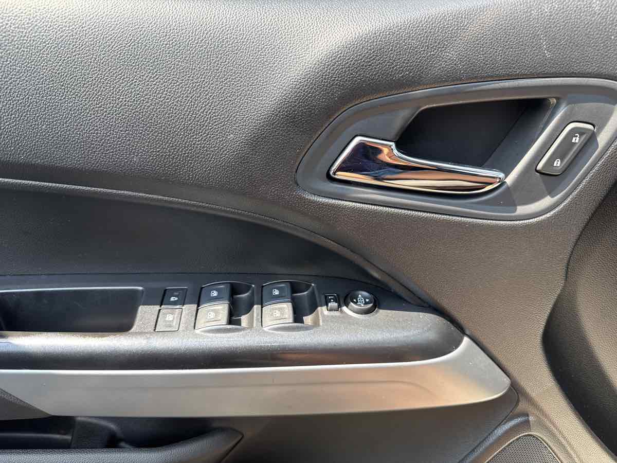 2018 Chevrolet Colorado LT photo 18