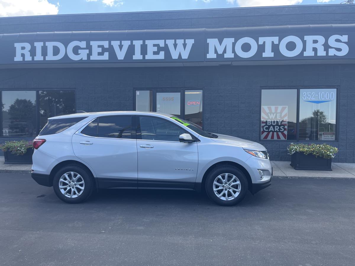 2019 Chevrolet Equinox LT photo 2