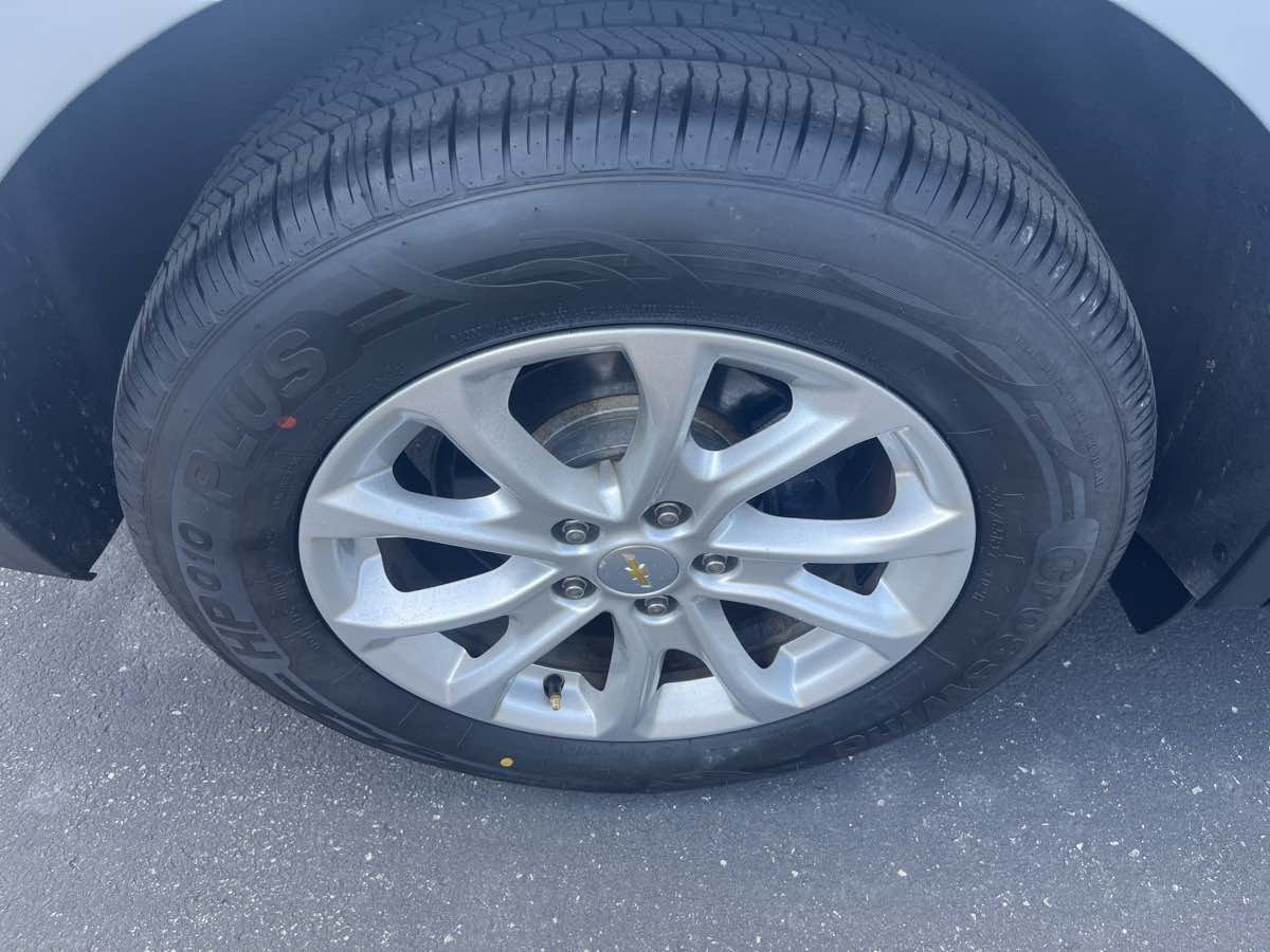 2019 Chevrolet Equinox LT photo 8