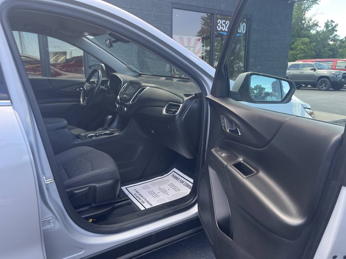 2019 Chevrolet Equinox LT photo 12