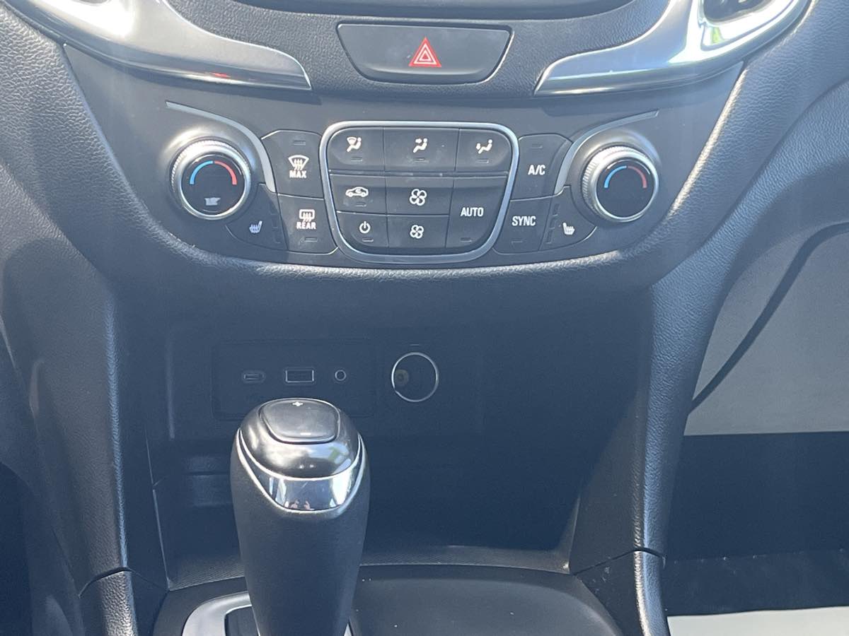 2019 Chevrolet Equinox LT photo 23