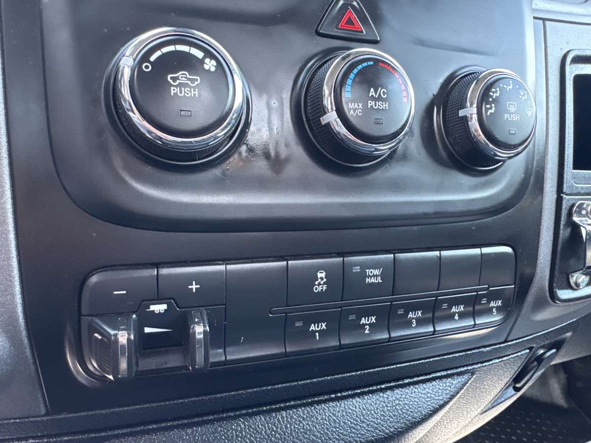 2017 Ram 3500 Tradesman photo 13